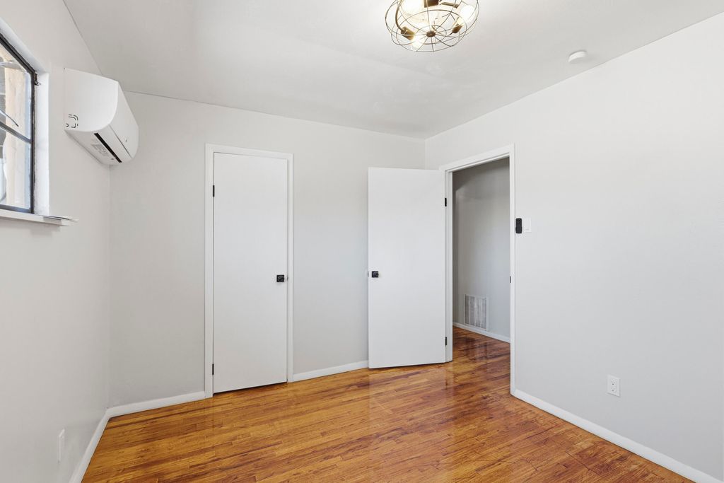 Image 19 of property listing at 2241 Wilbur Avenue SW, Albuquerque, NM 87105