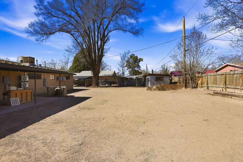 Image 21 of property listing at 2241 Wilbur Avenue SW, Albuquerque, NM 87105