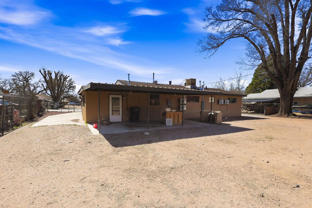 Image 22 of property listing at 2241 Wilbur Avenue SW, Albuquerque, NM 87105