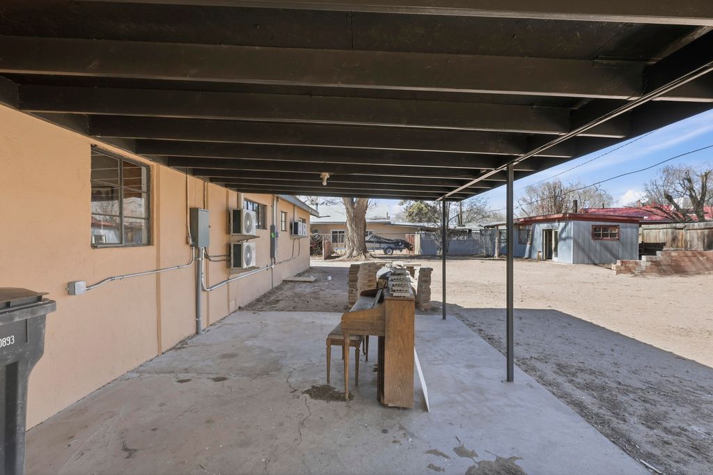 Image 27 of property listing at 2241 Wilbur Avenue SW, Albuquerque, NM 87105