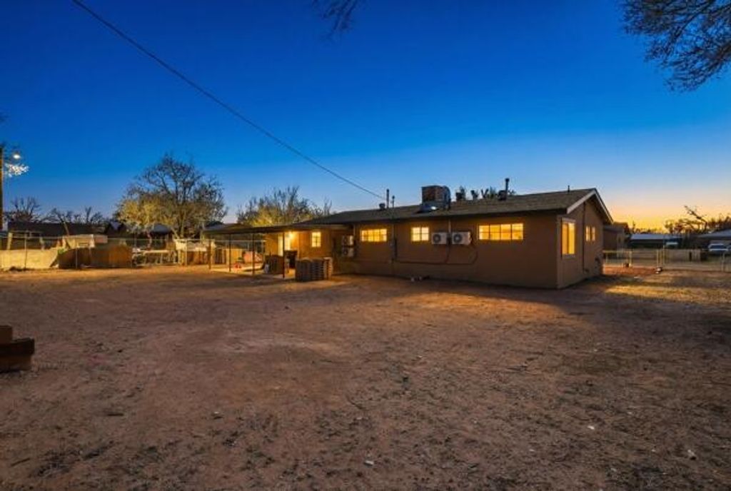 Image 29 of property listing at 2241 Wilbur Avenue SW, Albuquerque, NM 87105