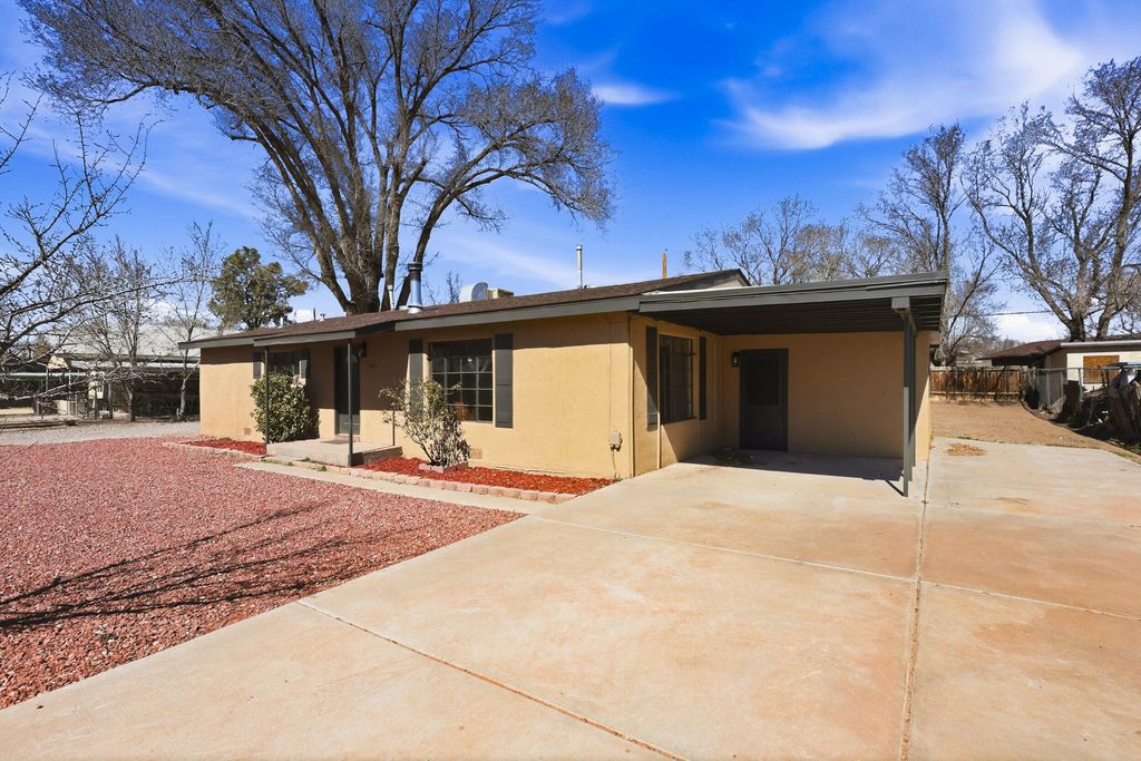 Image 34 of property listing at 2241 Wilbur Avenue SW, Albuquerque, NM 87105