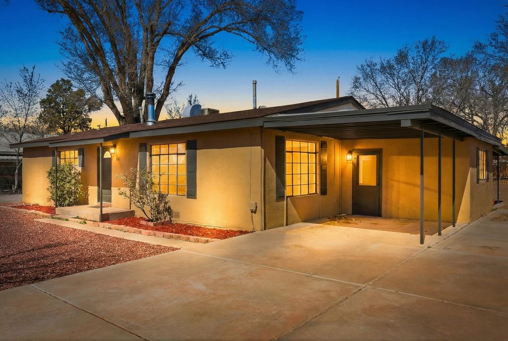 Image 35 of property listing at 2241 Wilbur Avenue SW, Albuquerque, NM 87105