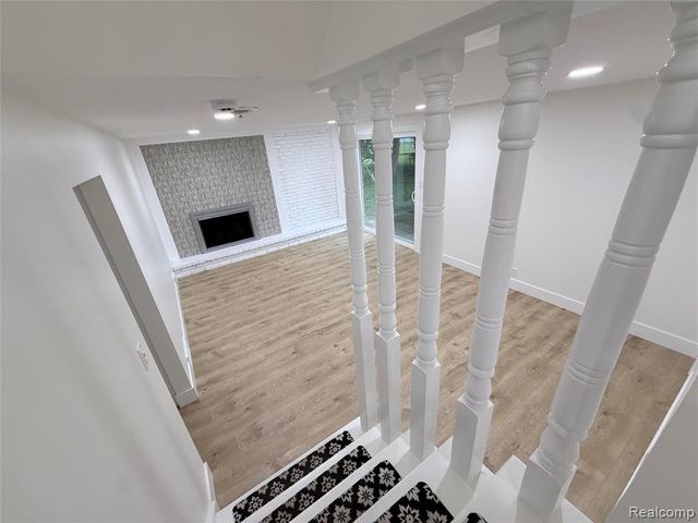 8965 Van Gordon Street, White Lake, MI 48386