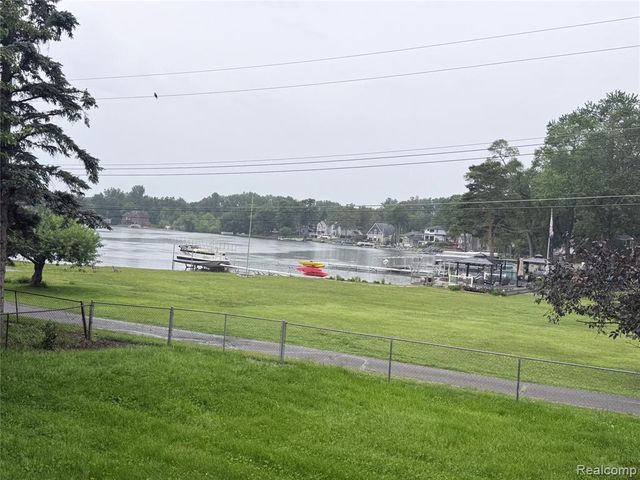 8965 Van Gordon Street, White Lake, MI 48386