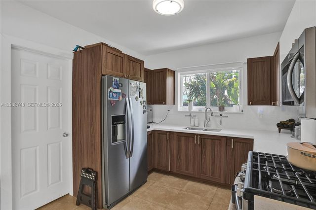 2025 Alamanda Dr, North Miami, FL 33181