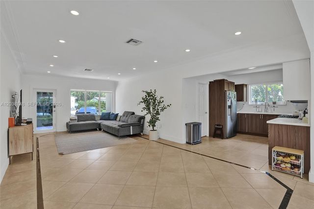 2025 Alamanda Dr, North Miami, FL 33181