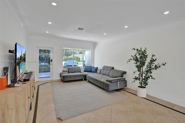 2025 Alamanda Dr, North Miami, FL 33181