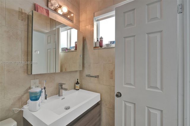 2025 Alamanda Dr, North Miami, FL 33181
