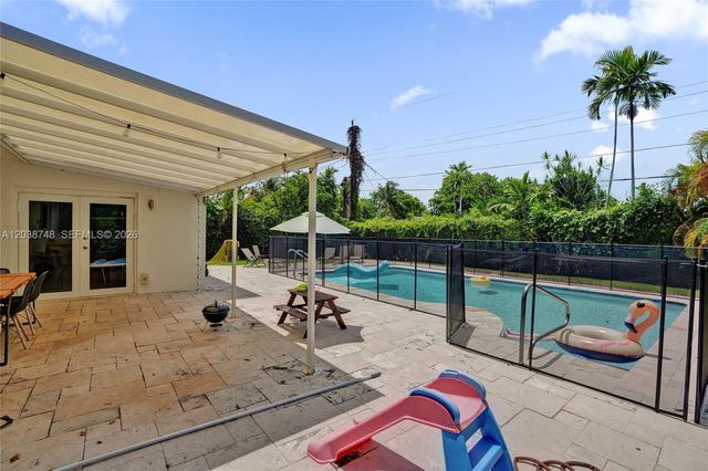 2025 Alamanda Dr, North Miami, FL 33181