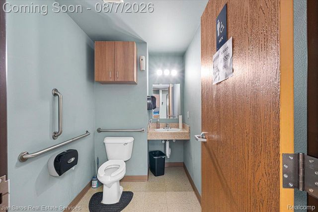 17329 Mack Avenue, Detroit, MI 48224
