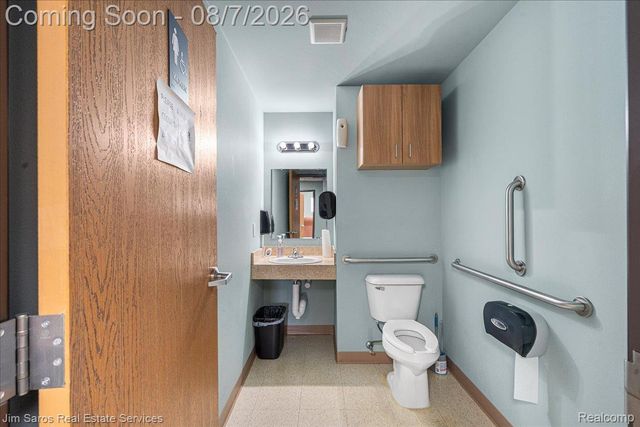 17329 Mack Avenue, Detroit, MI 48224