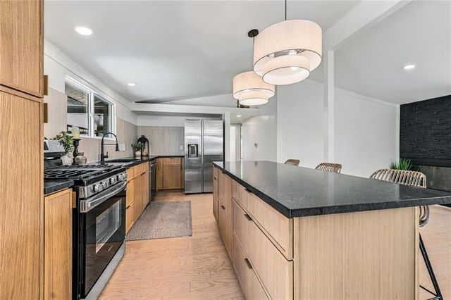 7725 Lamar Avenue, Prairie Village, KS 66208