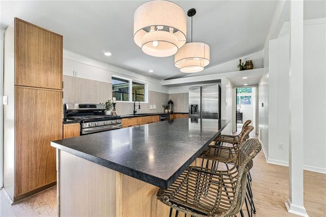 7725 Lamar Avenue, Prairie Village, KS 66208