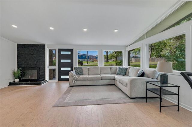 7725 Lamar Avenue, Prairie Village, KS 66208