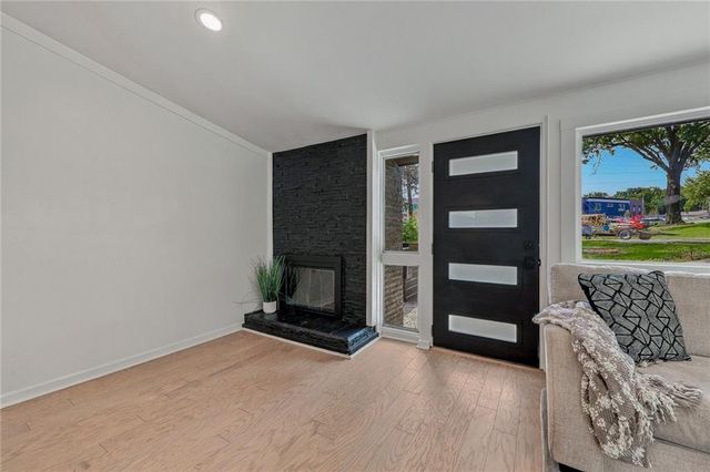 7725 Lamar Avenue, Prairie Village, KS 66208