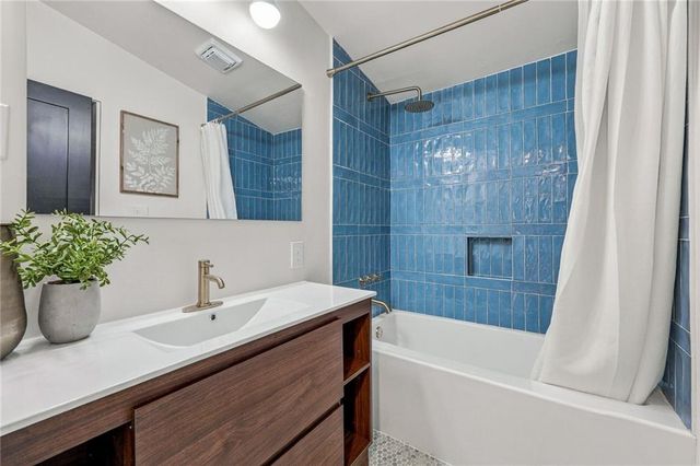 7725 Lamar Avenue, Prairie Village, KS 66208