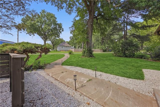 7725 Lamar Avenue, Prairie Village, KS 66208