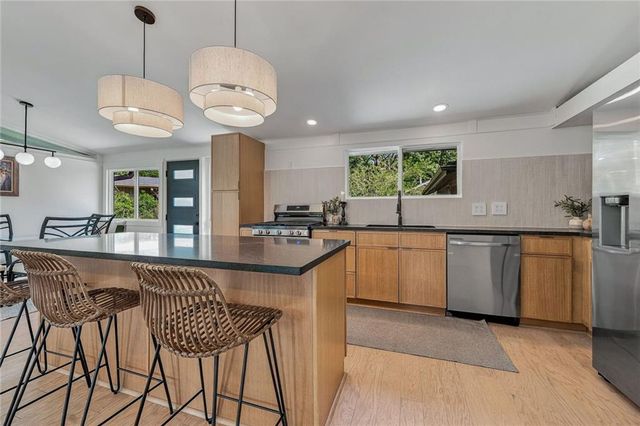 7725 Lamar Avenue, Prairie Village, KS 66208