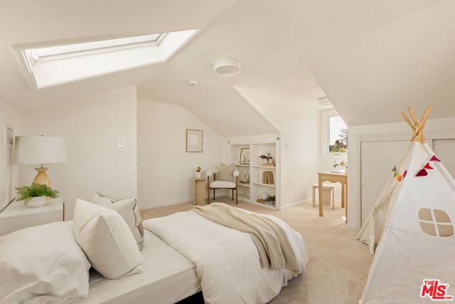 8044 Cowan Avenue, Los Angeles, CA 90045