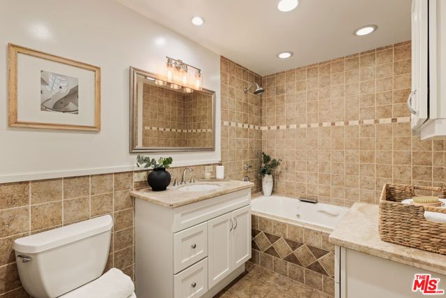 8044 Cowan Avenue, Los Angeles, CA 90045