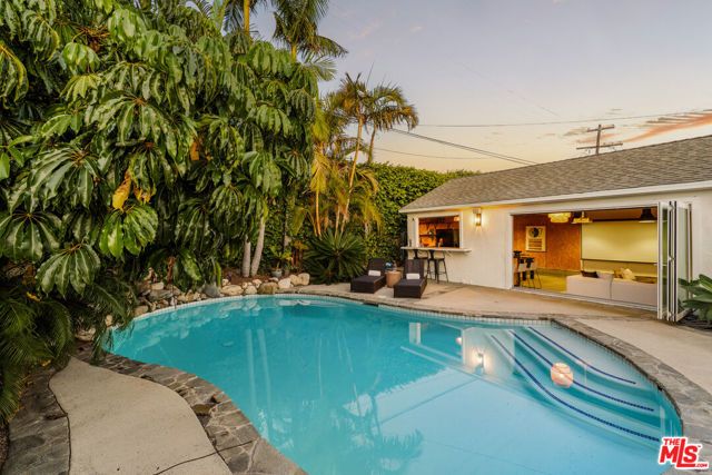 8044 Cowan Avenue, Los Angeles, CA 90045