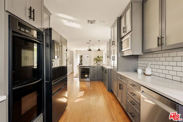 8044 Cowan Avenue, Los Angeles, CA 90045