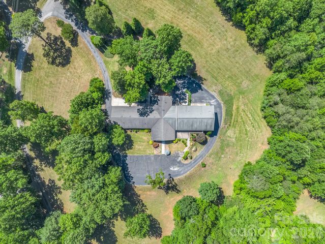 354 Woodland Drive, Columbus, NC 28722