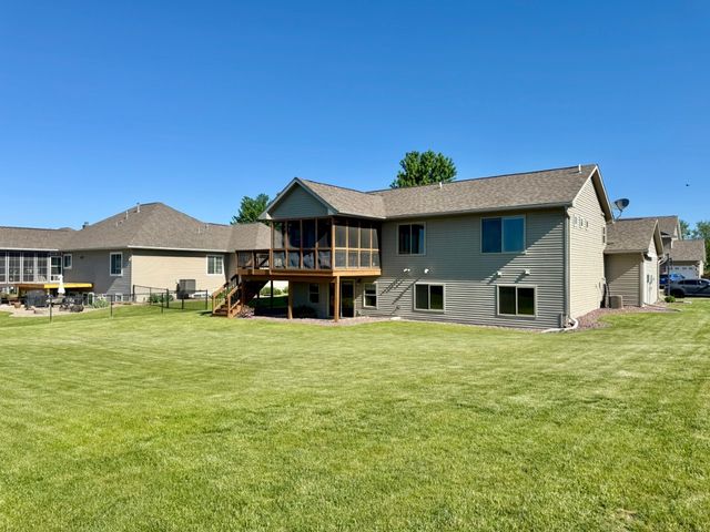 785 Yorkshire Street, North Liberty, IA 52317
