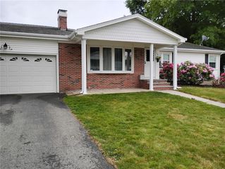 14 Elmhurst Drive, Smithfield, RI 02828