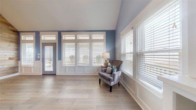 997 Austin Street, Gilchrist, TX 77617