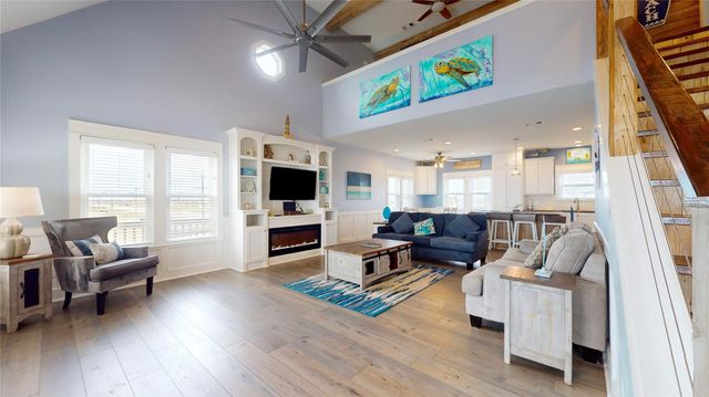 997 Austin Street, Gilchrist, TX 77617