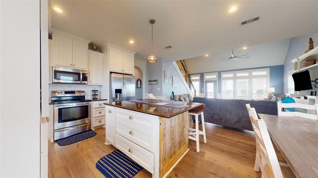 997 Austin Street, Gilchrist, TX 77617