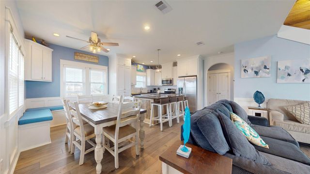 997 Austin Street, Gilchrist, TX 77617