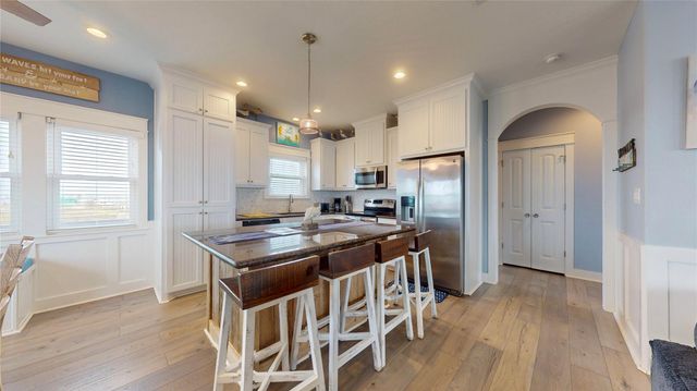 997 Austin Street, Gilchrist, TX 77617