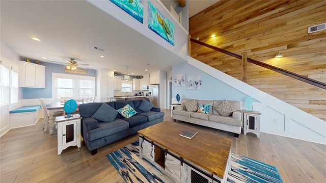 997 Austin Street, Gilchrist, TX 77617