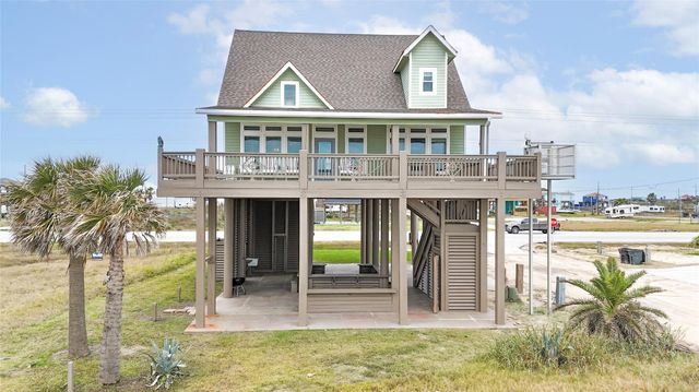 997 Austin Street, Gilchrist, TX 77617