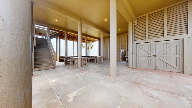 997 Austin Street, Gilchrist, TX 77617