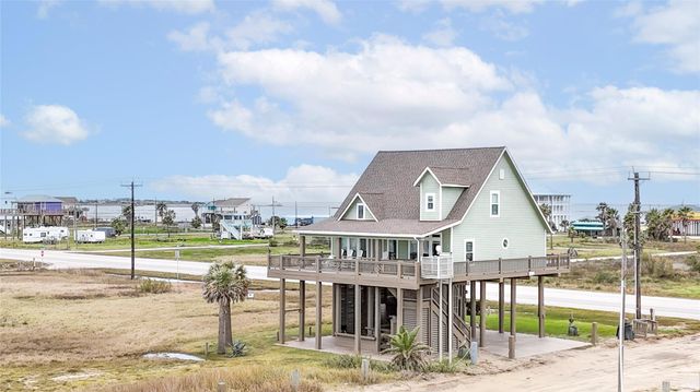 997 Austin Street, Gilchrist, TX 77617