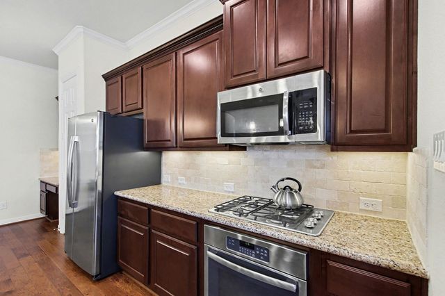 10022 Spring Shadows Park Circle, Houston, TX 77080