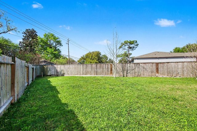 10022 Spring Shadows Park Circle, Houston, TX 77080