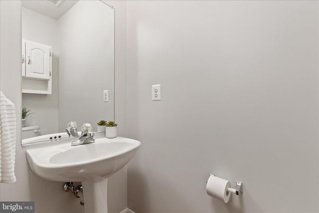 8214 RAMSEUR PL, Manassas, VA 20109