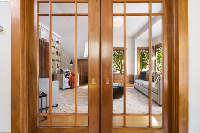 2909 Forest Ave, Berkeley, CA 94705