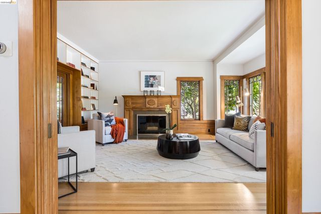 2909 Forest Ave, Berkeley, CA 94705