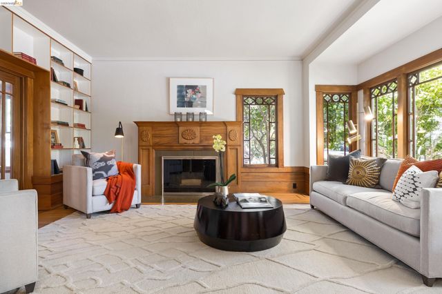 2909 Forest Ave, Berkeley, CA 94705