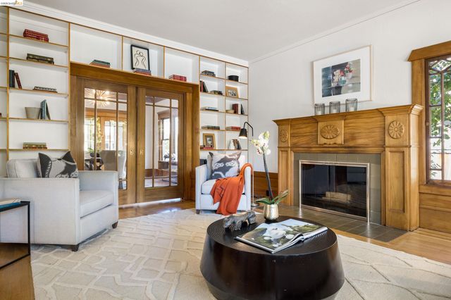 2909 Forest Ave, Berkeley, CA 94705