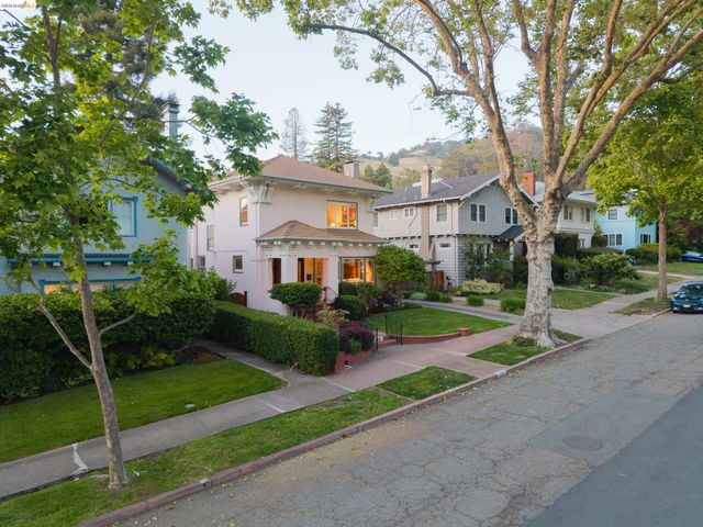 2909 Forest Ave, Berkeley, CA 94705