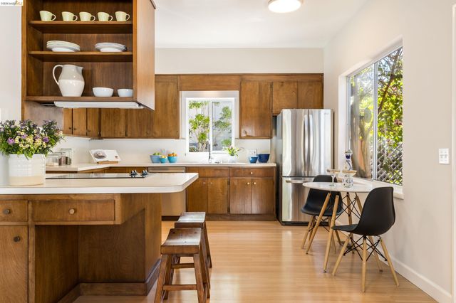 2909 Forest Ave, Berkeley, CA 94705