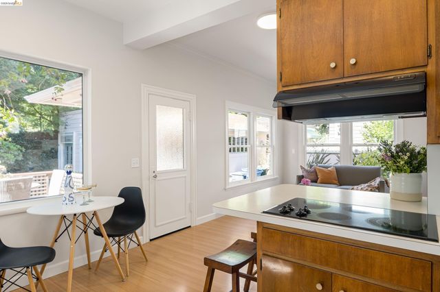 2909 Forest Ave, Berkeley, CA 94705