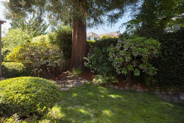 2909 Forest Ave, Berkeley, CA 94705